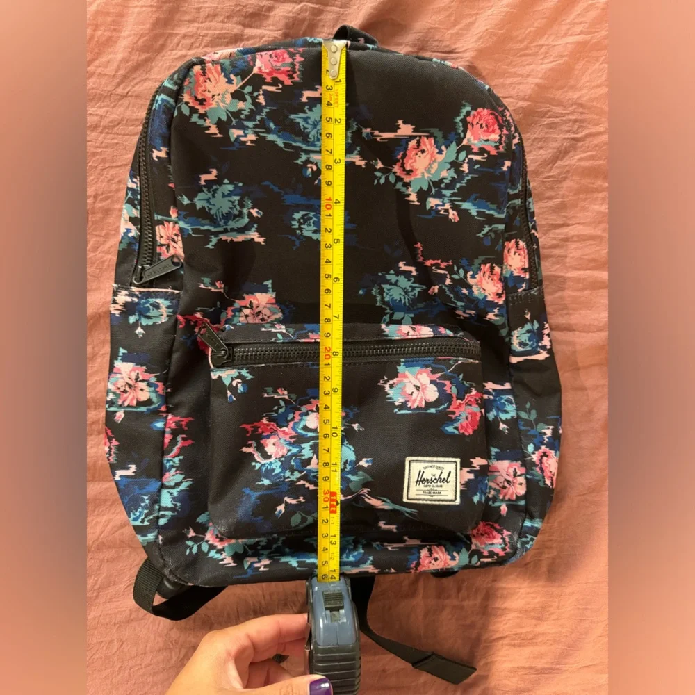 Herschel Backpack - Picture 9 of 10